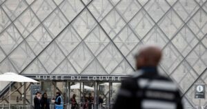 Διάρρηξη στο Μουσείο του Λούβρου: Οι δράστες έμειναν λιγότερο από 4 λεπτά