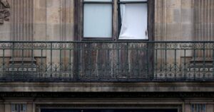 Ληστεία στο Μουσείο του Λούβρου: Η θεαματική επιχείρηση σε 7 λεπτά