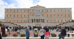 Δένδιας και Δούκας σε αντιπαράθεση για το Μνημείο Αγνώστου Στρατιώτη: Ασάφειες και ιδιωτική λύση