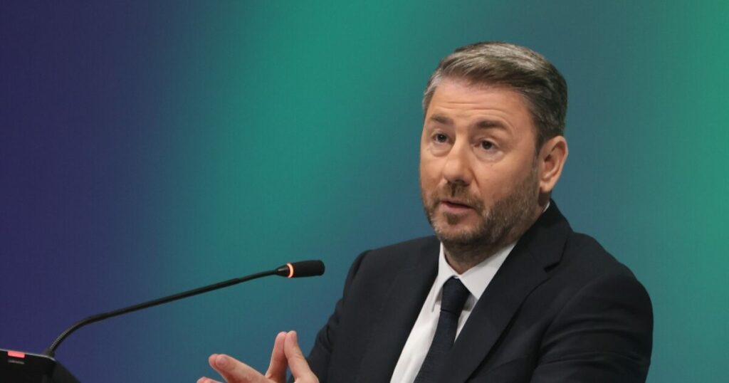 ΠΑΣΟΚ: Στρατηγική συνεργασιών για την αντιμετώπιση του Αλέξη Τσίπρα