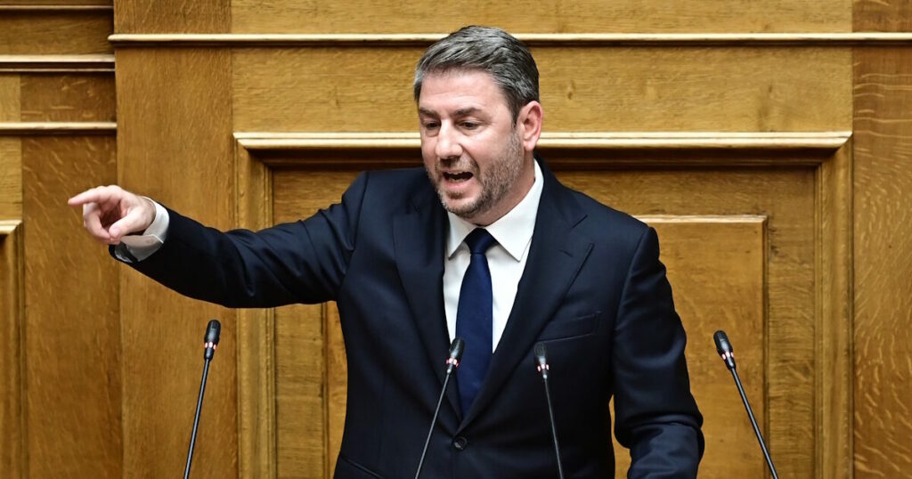 Ανδρουλάκης: Κριτική στον Μητσοτάκη για Άγνωστο Στρατιώτη και ΟΠΕΚΕΠΕ