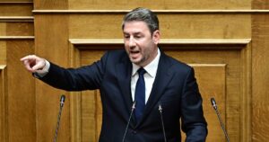 Νίκος Ανδρουλάκης: Σφοδρή κριτική στον Κυριάκο Μητσοτάκη για την τροπολογία στο Μνημείο του Άγνωστου Στρατιώτη