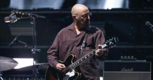 Ο Paul 'Bonehead' Arthurs διαγνώστηκε με καρκίνο – Συγκίνηση στους θαυμαστές