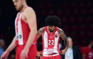 Δεύτερη ήττα του Ολυμπιακού στην Euroleague – Εφές νίκησε στο ΣΕΦ με 78-82