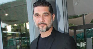 Πάνος Ιωαννίδης: Οικογενειακή εξόρμηση στο Πήλιο με τη σύντροφό του και τον γιο τους