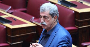 Πολάκης: Καλά κάναμε που δεν πήγαμε στην κηδεία του Σαββόπουλου