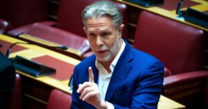 Παύλος Γερουλάνος: Η απουσία Ανδρουλάκη από την κηδεία του Σαββόπουλου και η εικόνα του ΠΑΣΟΚ