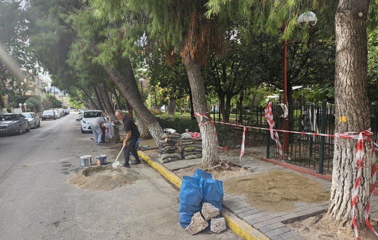 Ανανεώνεται η πλατεία Μακεδονίας με πιο ασφαλή και όμορφα πεζοδρόμια