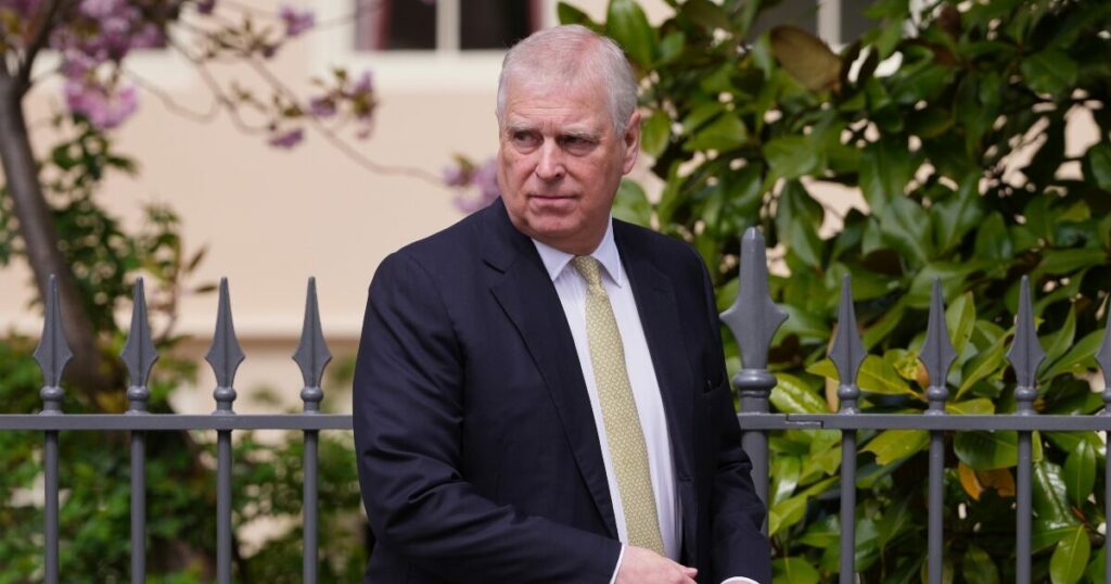 Ο πρίγκιπας Άντριου αποχωρεί από τους τίτλους του λόγω του σκανδάλου Επστάιν