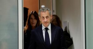Ο Σαρκοζί έγινε παππούς ενώ βρίσκεται στη φυλακή - Το όνομα του εγγονού του