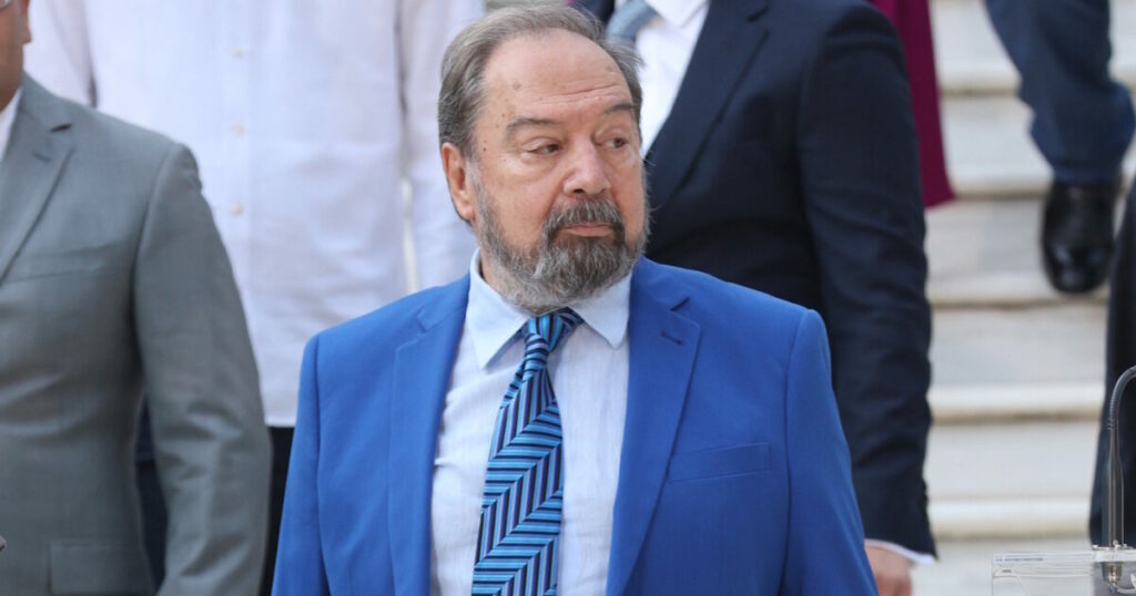 Σταμάτης Φασουλής: «Έχω να πιω αλκοόλ 20 χρόνια, έπινα ένα μπουκάλι βότκα καθημερινά»