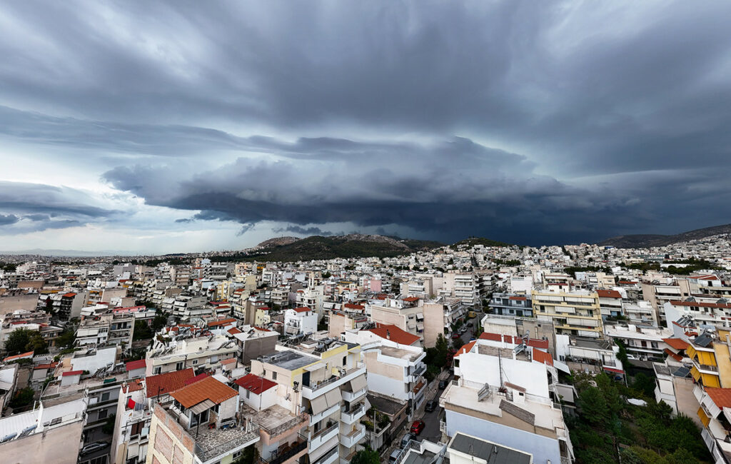 Πτώση θερμοκρασίας και καταιγίδες – Πώς θα εξελιχθεί ο καιρός