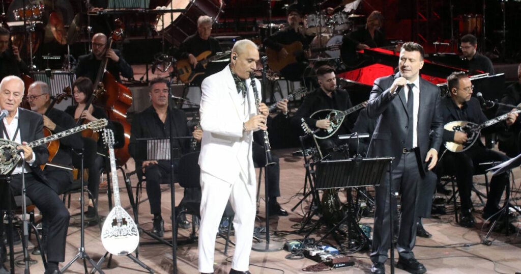 Μαγευτική βραδιά με τον Θανάση Βασιλόπουλο στο Ηρώδειο
