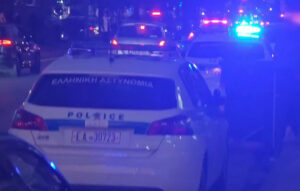 Σοβαρό τροχαίο στην Αγία Παρασκευή – Πολυτελές όχημα παρέσυρε πεζή
