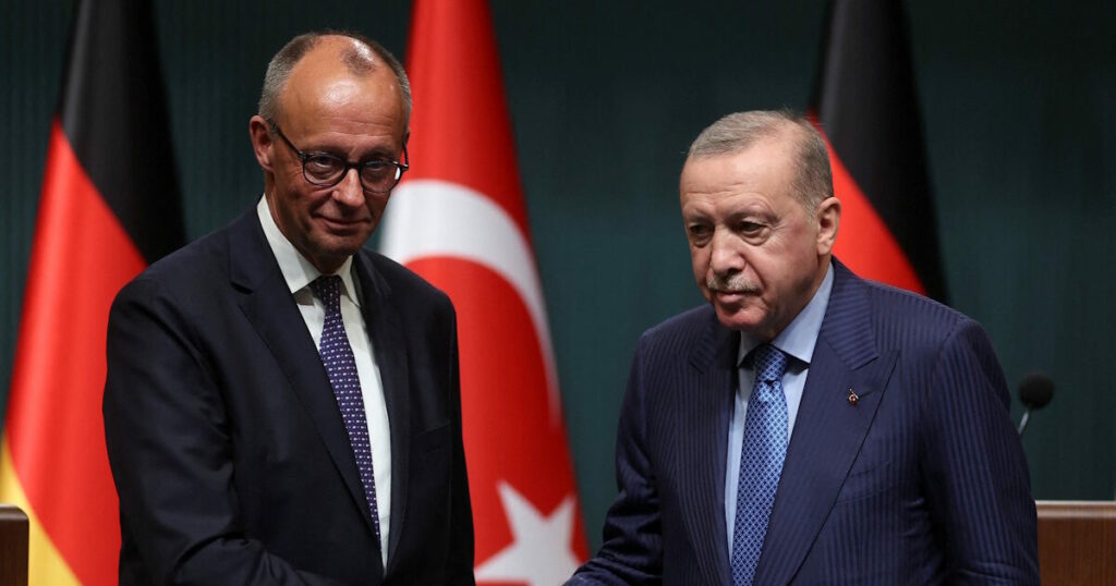 Μερτς: Υποστηρίζουμε την ένταξη της Τουρκίας στην ΕΕ και τη συμφωνία Eurofighter