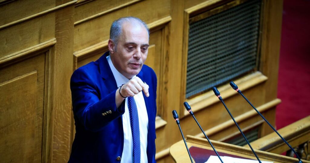 Δραματική αντιπαράθεση Βελόπουλου - Καιρίδη στη Βουλή: «Ρε καημένο παιδί, υπουργός δεν θα γίνεις ξανά»