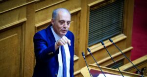 Δραματική αντιπαράθεση Βελόπουλου - Καιρίδη στη Βουλή: «Ρε καημένο παιδί, υπουργός δεν θα γίνεις ξανά»