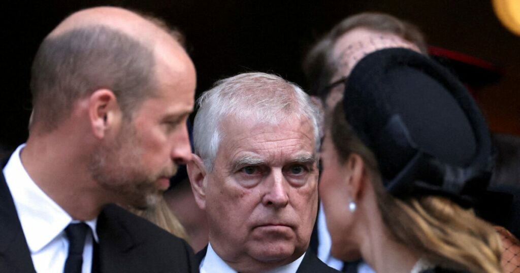 Η απομάκρυνση του πρίγκιπα Άντριου από τη βασιλική οικογένεια