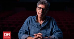 Γιάννης Μπέζος: Η προσκόλληση στο παρελθόν είναι το μεγάλο μας πρόβλημα