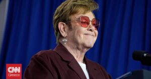 Ο Σερ Έλτον Τζον αποκαλύπτει ότι είναι τυφλός από το ένα μάτι