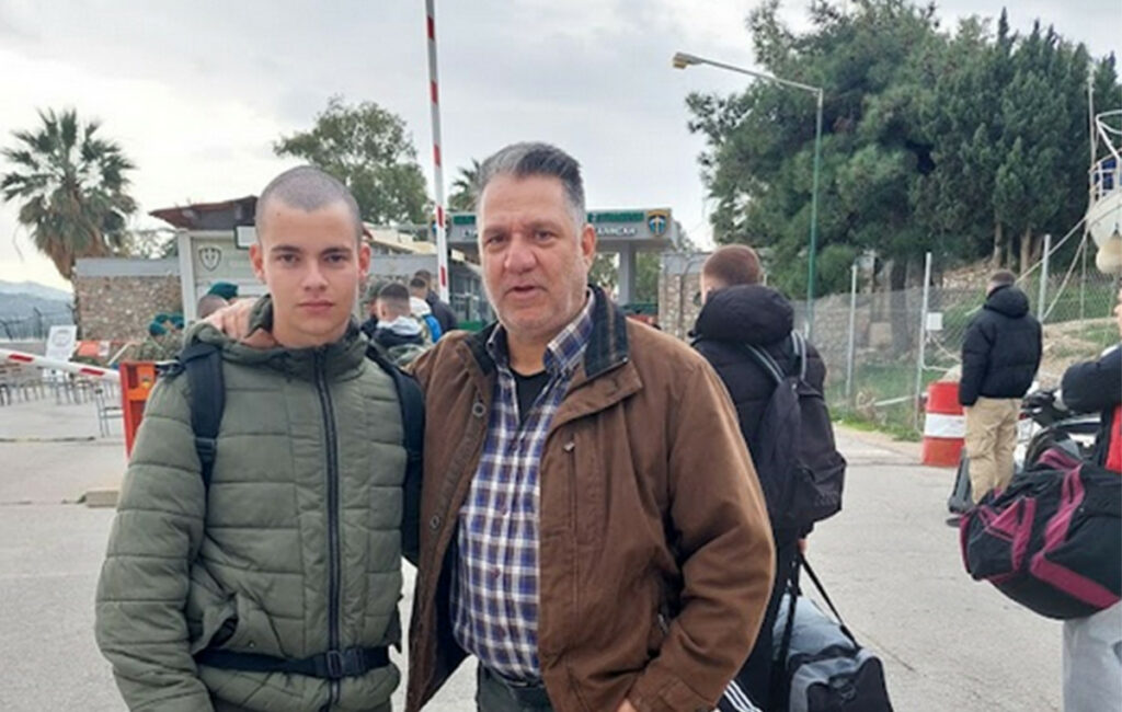 Σπαρακτική μαρτυρία του πατέρα του 19χρονου οπλίτη: «Πάω να τον φέρω»