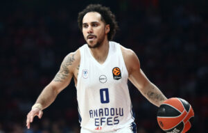 Euroleague: Σοκ για την Αναντολού Εφές με τον τραυματισμό του Λάρκιν