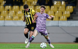 ΑΕΚ – Σάμροκ Ρόβερς: Ο Μπερκ ανοίγει το σκορ με πέναλτι στο 20′