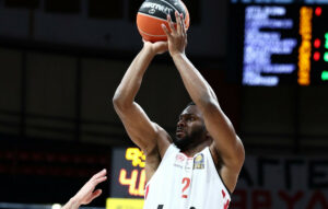 Basket League: Εντυπωσιακή πρεμιέρα του Έβανς στη νίκη του Ολυμπιακού
