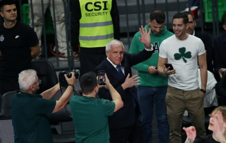Αποθέωση για τον Ομπράντοβιτς στο ΟΑΚΑ κατά την αναμέτρηση Παναθηναϊκού - Παρτιζάν