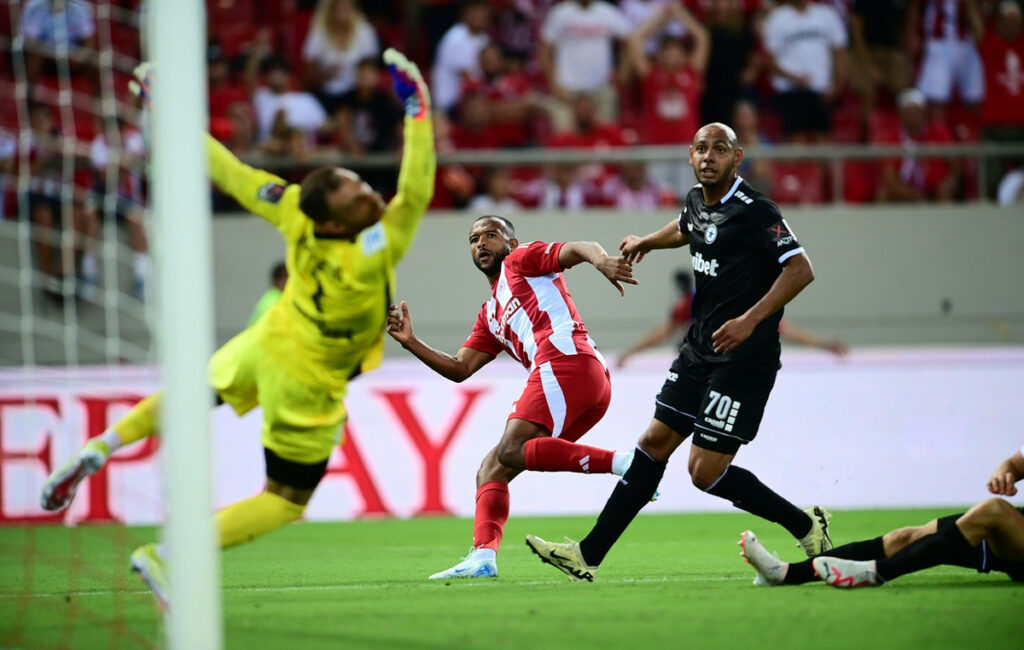 Super League: Πρόβα τζενεράλε για Ολυμπιακό πριν τη Ρεάλ