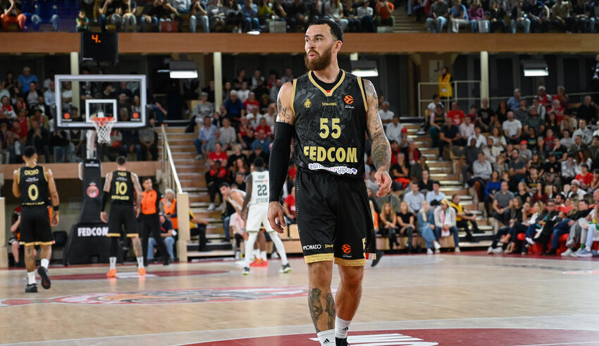 Ξέσπασμα του Μάικ Τζέιμς στο Twitter: "Τόσο κλέψιμο και πάλι έχασαν"