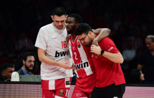 Ολυμπιακός – Ζαλγκίρις: Σοκ με τον τραυματισμό του Έβανς στο ΣΕΦ