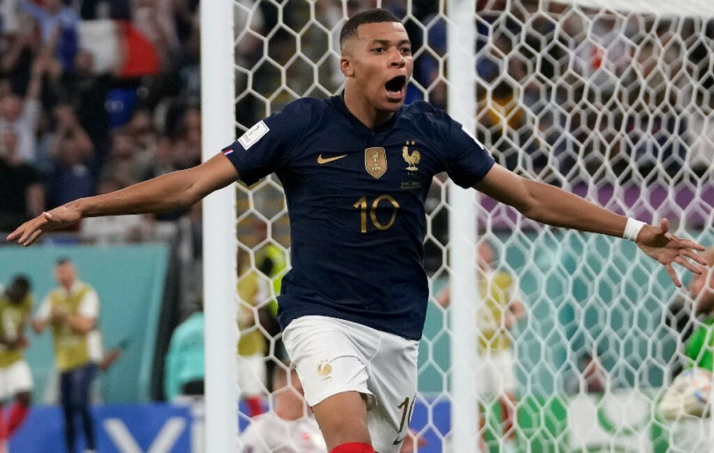 Κιλιάν Εμπαπέ: Ο νεαρότερος που φτάνει τα 400 γκολ από την εποχή του Πελέ