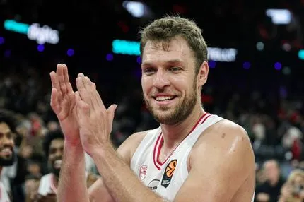 Βεζένκοφ: «Σημαντική νίκη, αλλά έχουμε ακόμη δρόμο»