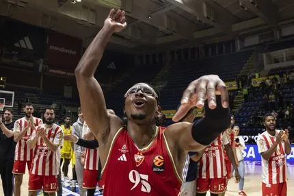 Μονέκε: «Ο Μιλουτίνοβ είναι από τους κορυφαίους της φετινής EuroLeague»