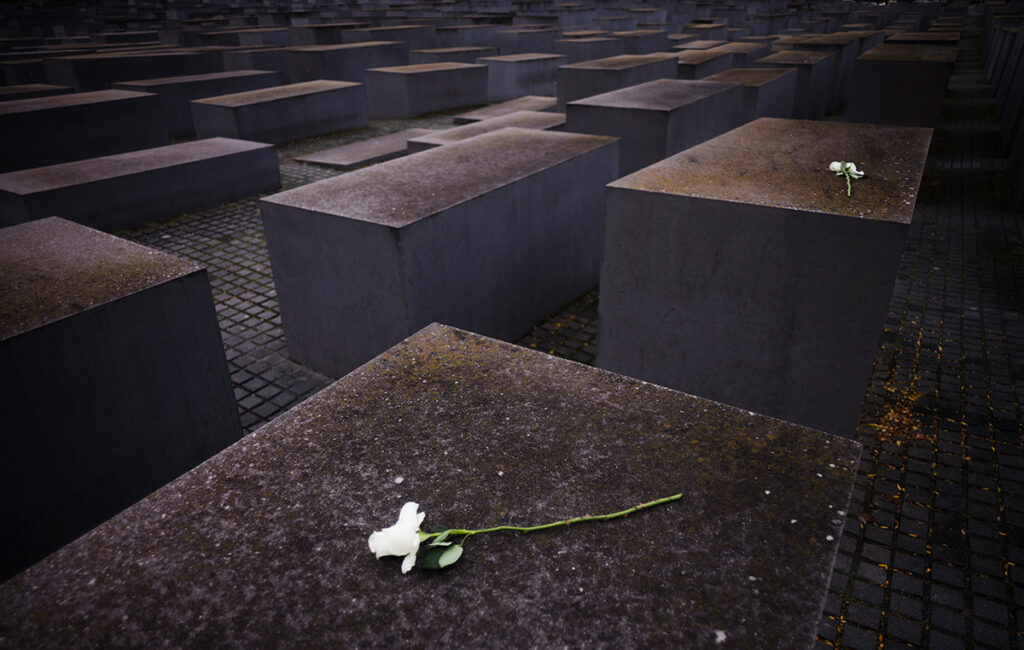 ΚΙΣΕ: Επαγρύπνηση για την αποφυγή επανάληψης της Νύχτας των Κρυστάλλων