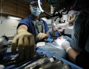 Παιδιατρικοί ασθενείς με πρωτοπαθείς γλοιονοπάθειες και ταχεία έκπτωση νεφρικής λειτουργίας