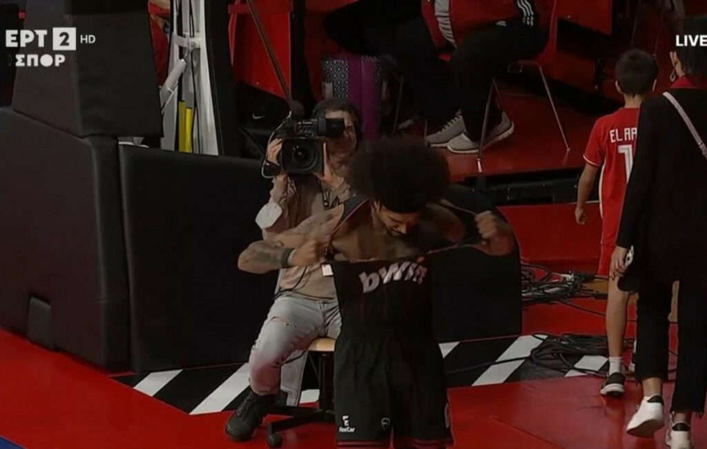 Ολυμπιακός – Ηρακλής: Έξαλλος ο Γουόρντ με τη φανέλα του