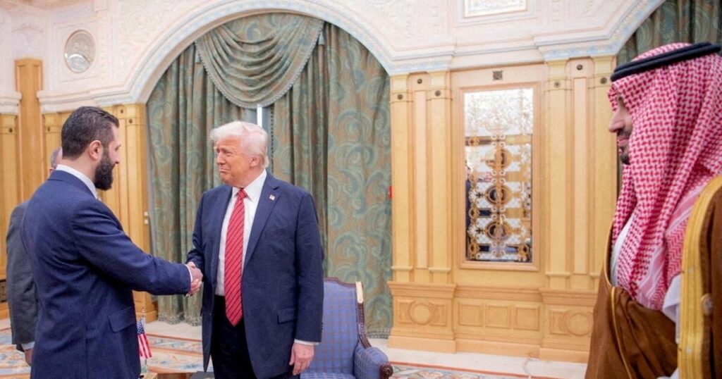 Ιστορική συνάντηση Τραμπ και αλ Σάρα στον Λευκό Οίκο