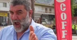 Ο Βασίλης Μπισμπίκης ως «καράτε kid» πριν την πρεμιέρα της ταινίας «Σπασμένη Φλέβα»