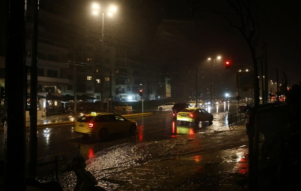 Καταιγίδες και βροχές στην Αττική – Πώς θα εξελιχθεί ο καιρός την Τετάρτη