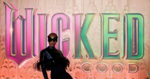 Σίνθια Ερίβο: «Ο πατέρας μου με εγκατέλειψε σε σταθμό του μετρό»