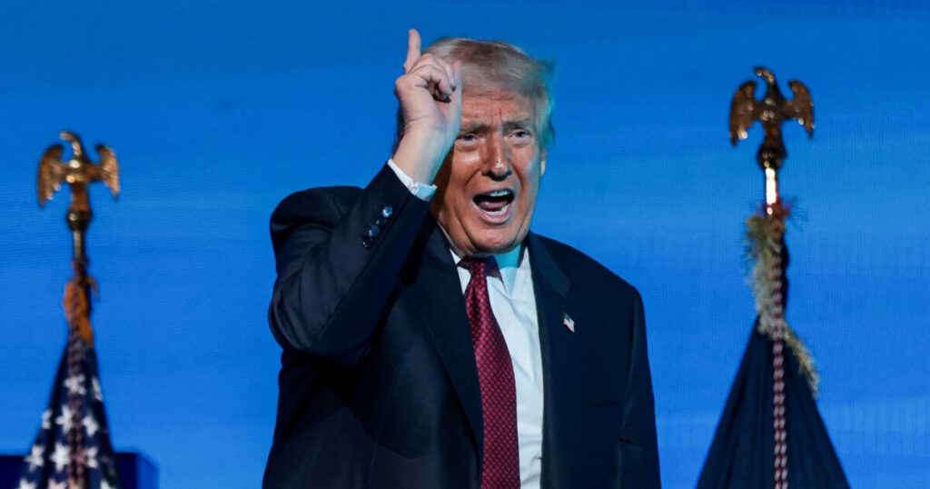 Τραμπ: «Δεν θέλω να ζω σε κομμουνιστικό καθεστώς»