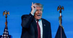 Τραμπ: «Δεν θέλω να ζω σε κομμουνιστικό καθεστώς»