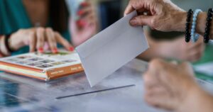 Εκλογές το 2027: Πιθανότερη ημερομηνία ο Απρίλιος - Κυριακή των Βαΐων