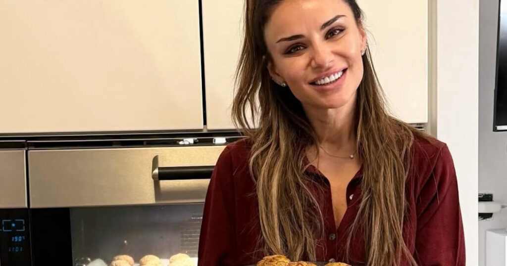 Η Ελένη Τσολάκη γιορτάζει τα πρώτα Χριστούγεννα με την κορούλα της