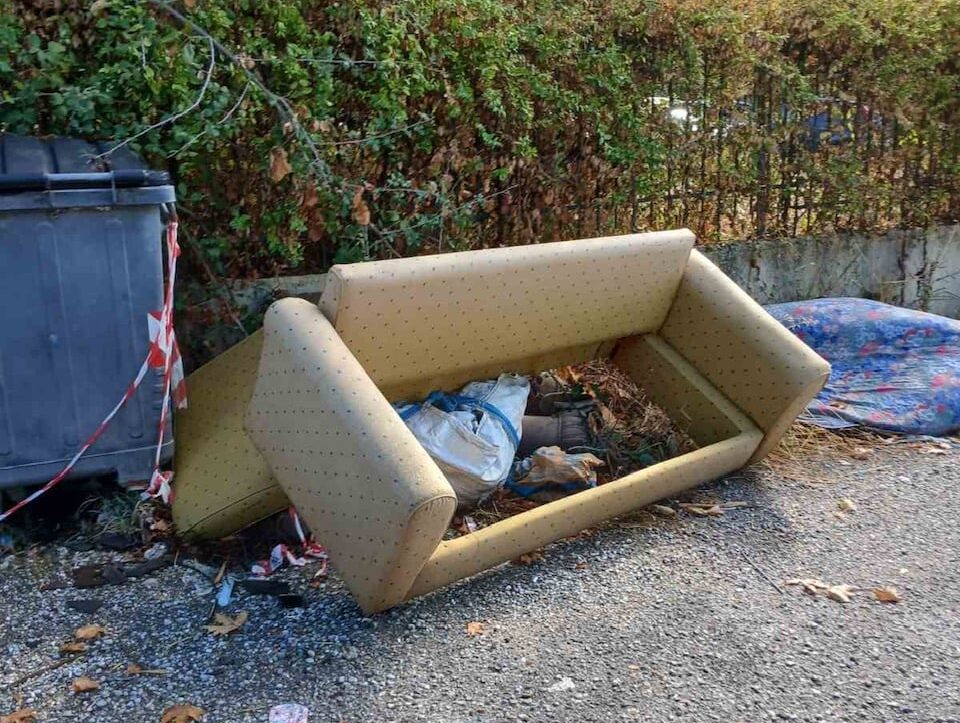 Σύλληψη στη Θεσσαλονίκη για εναπόθεση ογκωδών αντικειμένων