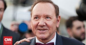 Κέβιν Σπέισι: Από το Χόλιγουντ στην Κύπρο – Ένα νέο κεφάλαιο