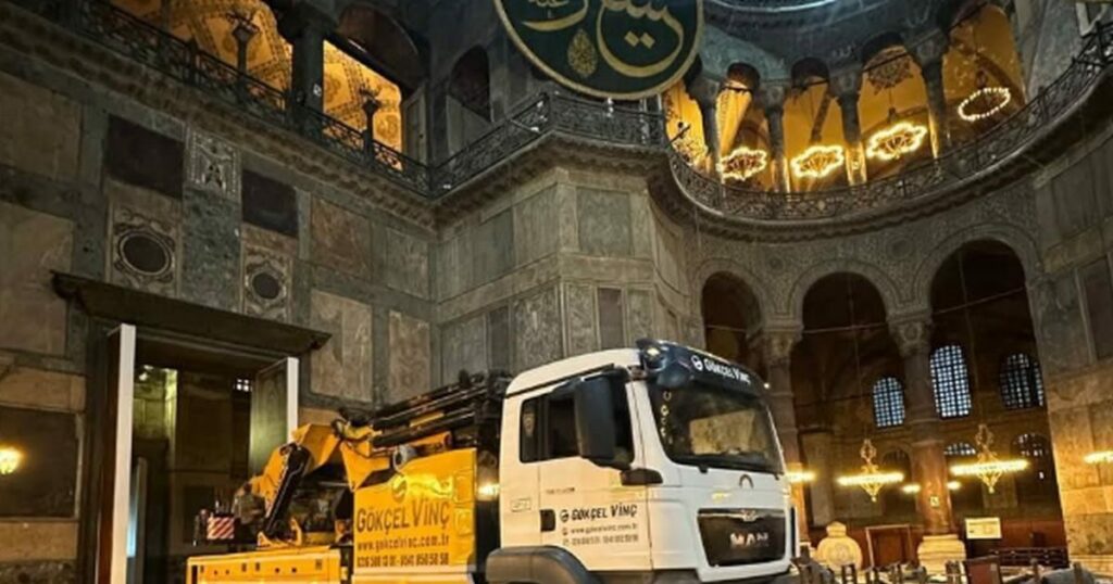 Ανησυχίες για την Αγία Σοφία: Κινδυνεύει από τις αναστηλώσεις