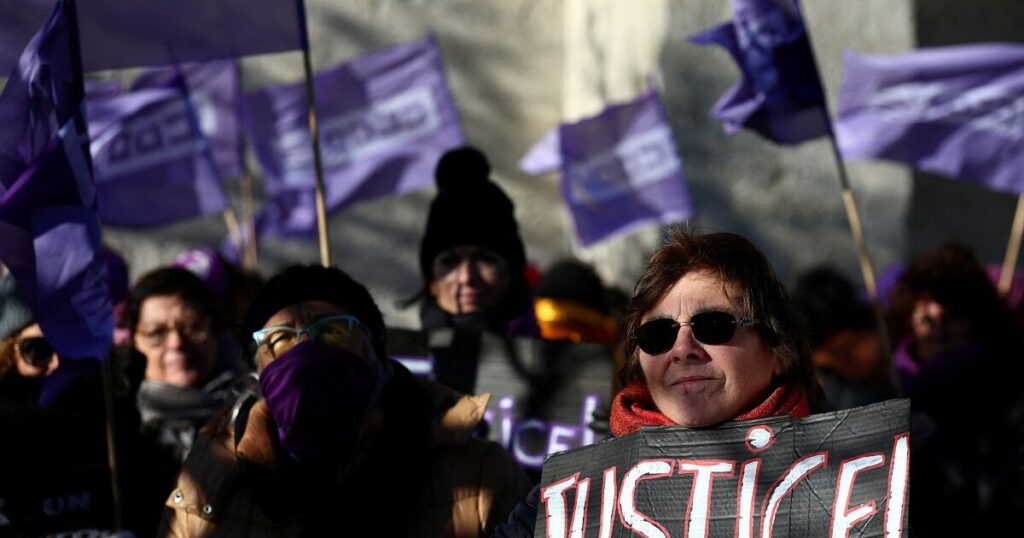 Οι γαλλικές αρχές ερευνούν τον Ντομινίκ Πελικό για βιασμό και δολοφονία